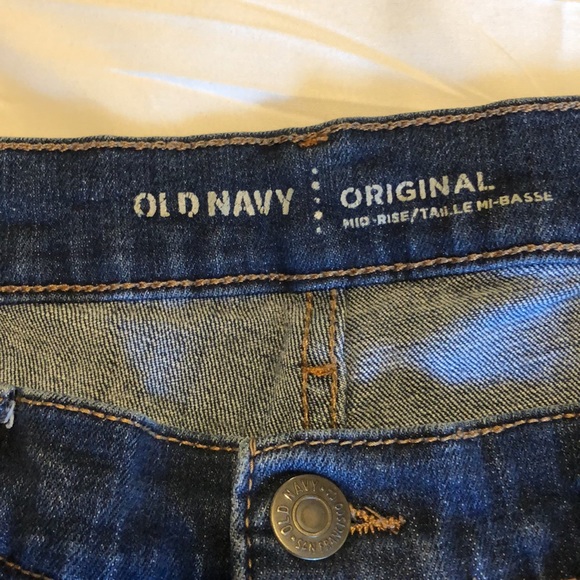 Women’s size 6 Long old navy mid-rise blue jeans - Picture 7 of 10